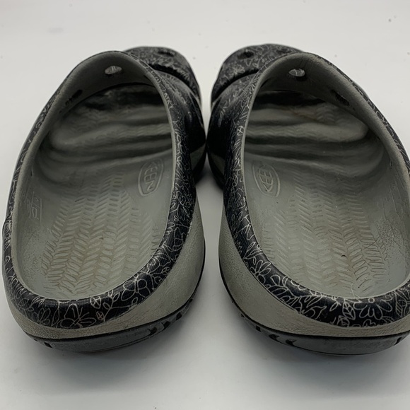 Keen Yogui Slip on Men\'s Clogs size 7 main image 5